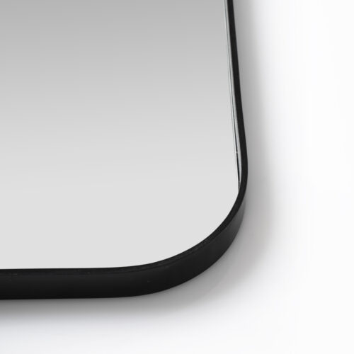 Mirror-900 Round Corner Detail Black