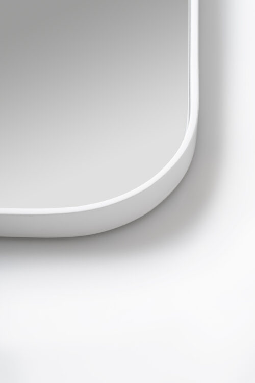 Mirror-900 Round Corner detail White